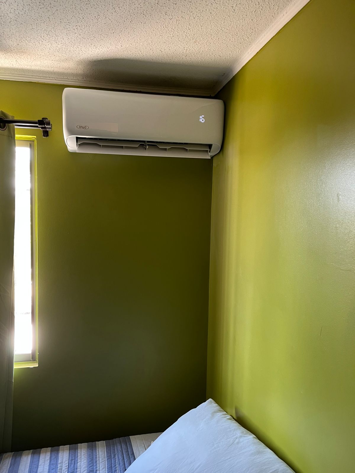 SPLIT MURO ECOFLOW 12000BTU/h + SOPORTE EXTERIOR + INSTALACIÓN + GARANTÍA 1 AÑO RM